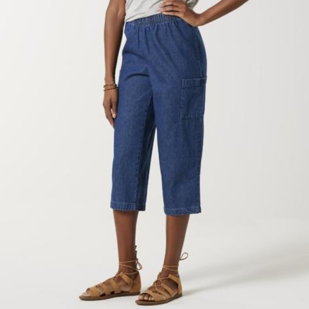 💙 *NWT* Basic Editions Denim Cargo
Capri